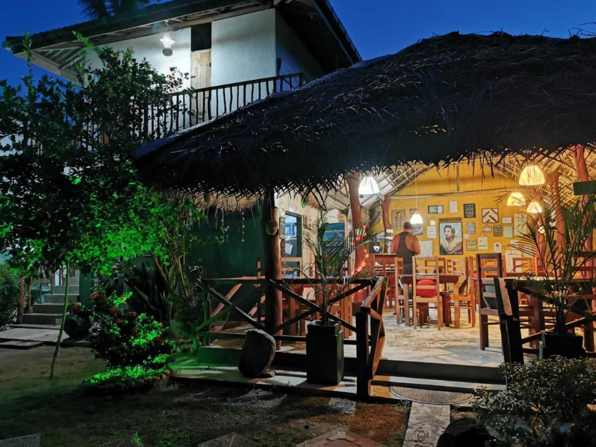 Blue Skies Guest House And Restaurant Tangalle Exterior photo