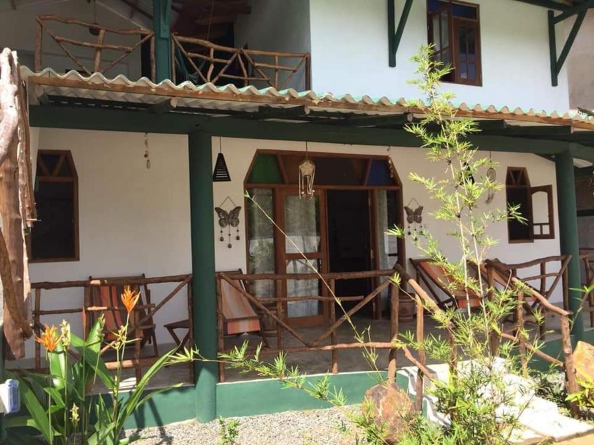 Blue Skies Guest House And Restaurant Tangalle Exterior photo